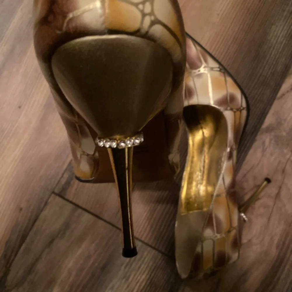 Wild Rose Heels - Picture 3 of 5